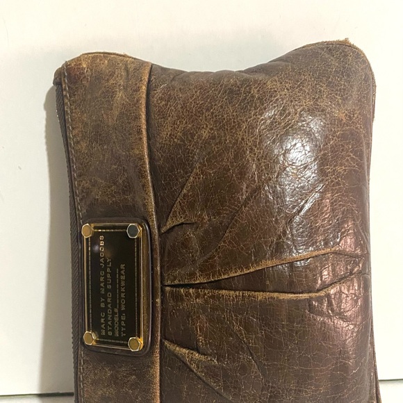 Marc by Marc Jacob’s brown distressed pouch bag - Picture 5 of 9